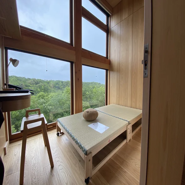 Zenbo Seinei's room with tatami and mountain view