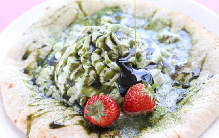 Matcha Dessert Pizza